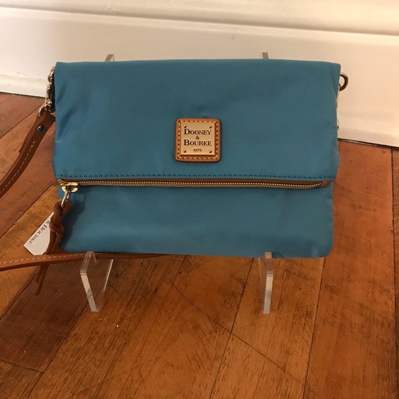 Dooney & Bourke Handbags - Dooney and Bourke crossbody